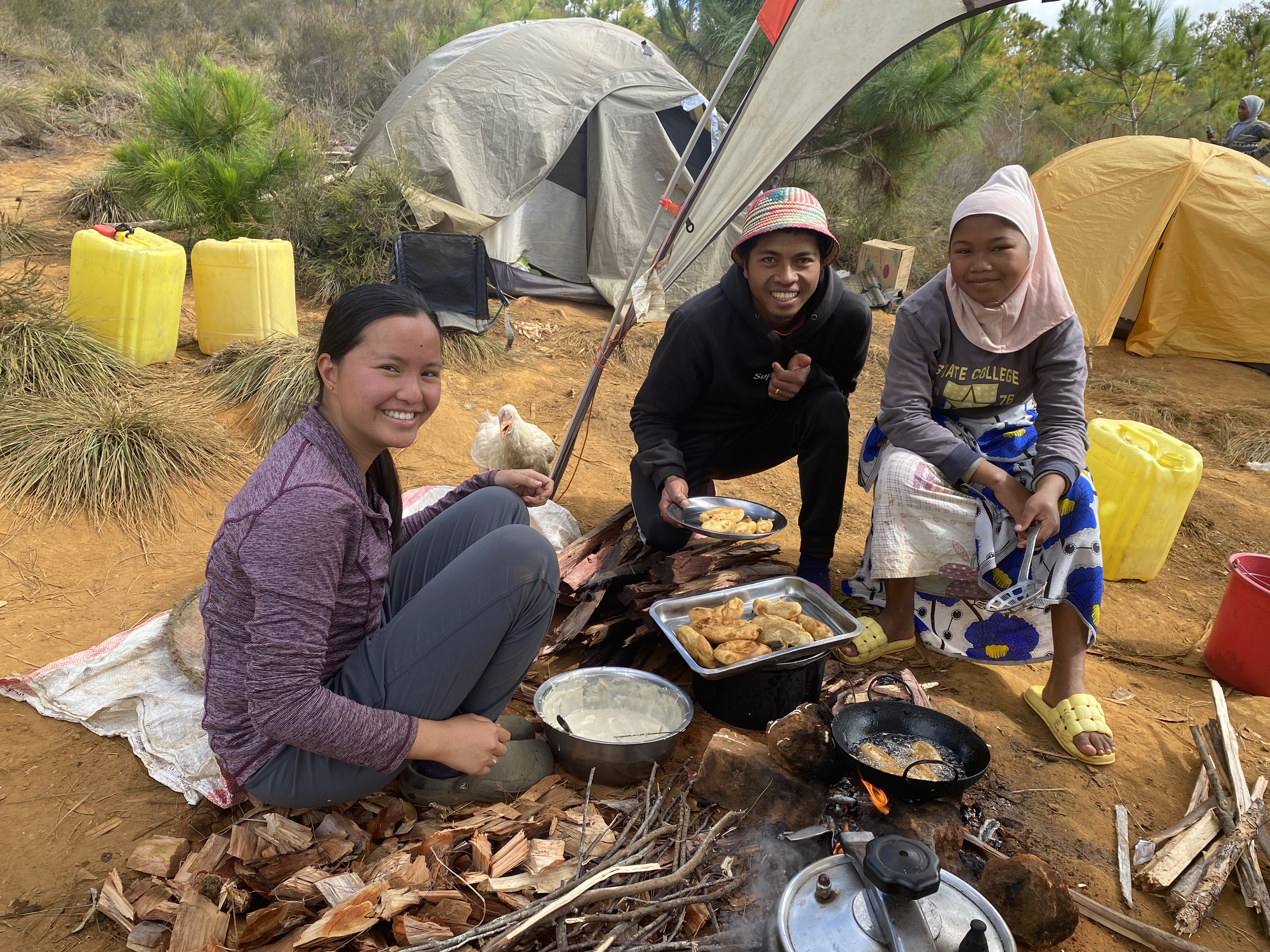 Katherine, Nata and Monica making mofo akondro